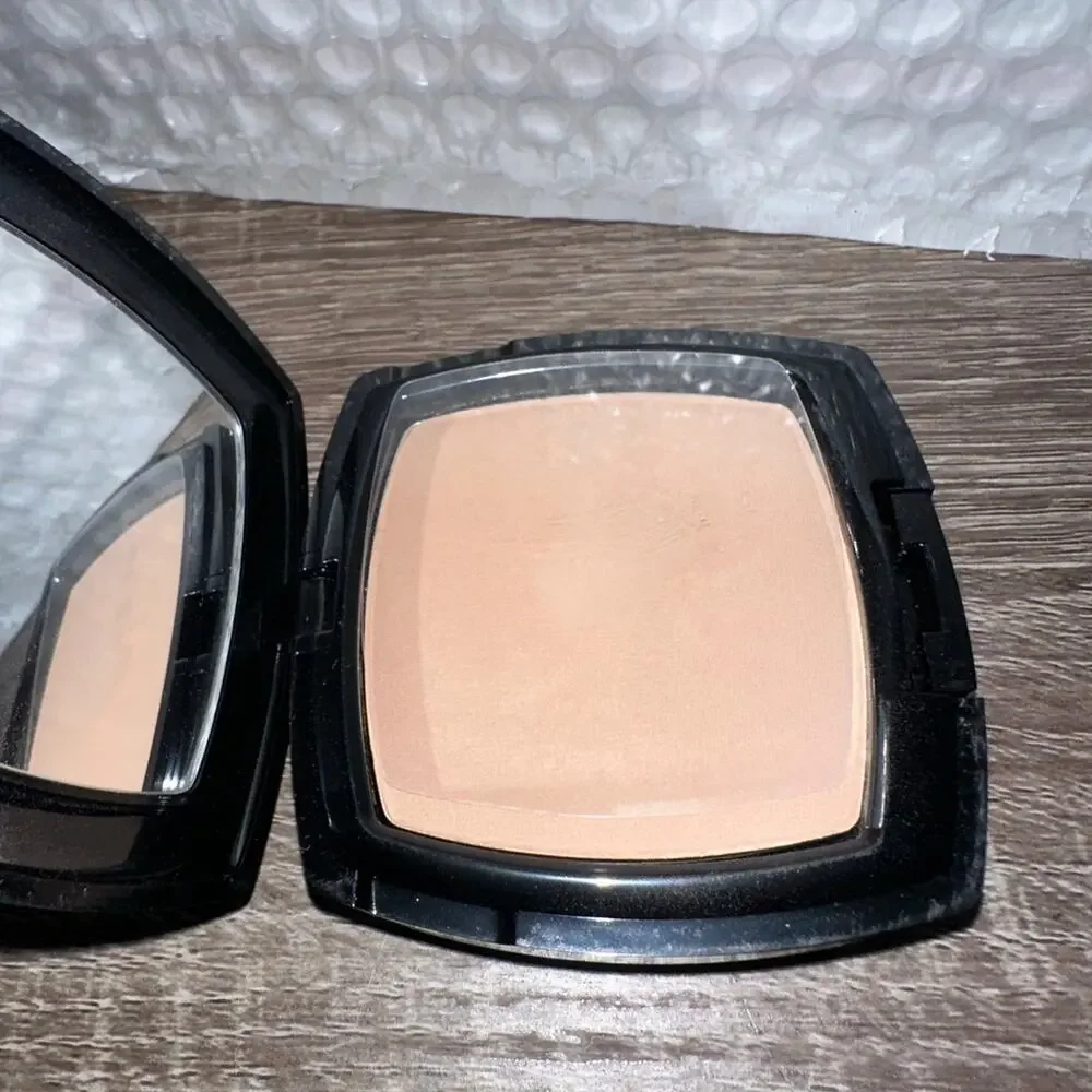 Peter Thomas Roth Un-Wrinkle‎ Pressed Powder Fair Light Matte 0.35oz Compact